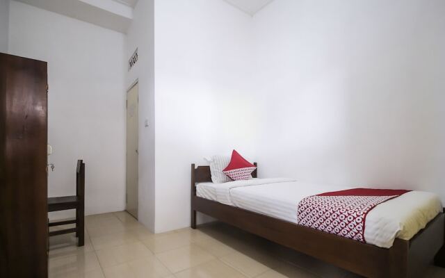 Oyo 659 Kost And Home Stay Wisma Mulia