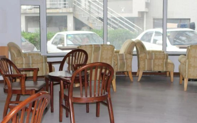 Yikang Sakura Inn