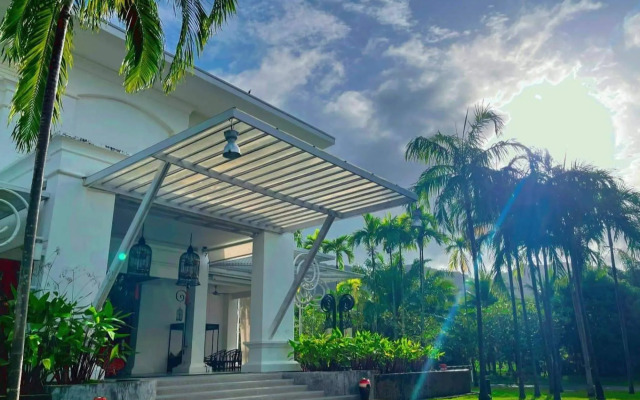 The Old Phuket - Karon Beach Resort