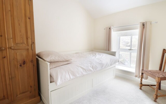 19 Cwmorthin Road