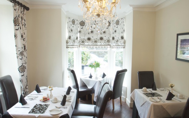 Holly Lodge Guest House