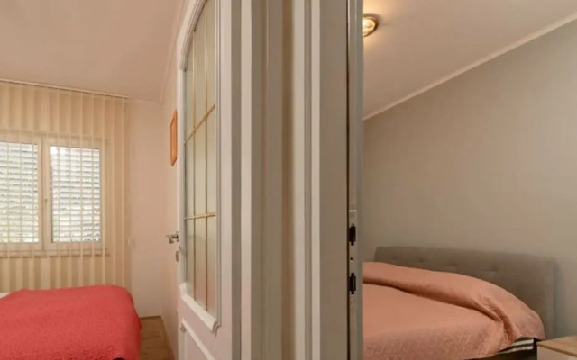 Donatella -apt 1- 10m van het Strand