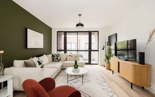The Wembley Hideout - Stylish 2bdr Flat With Balcony
