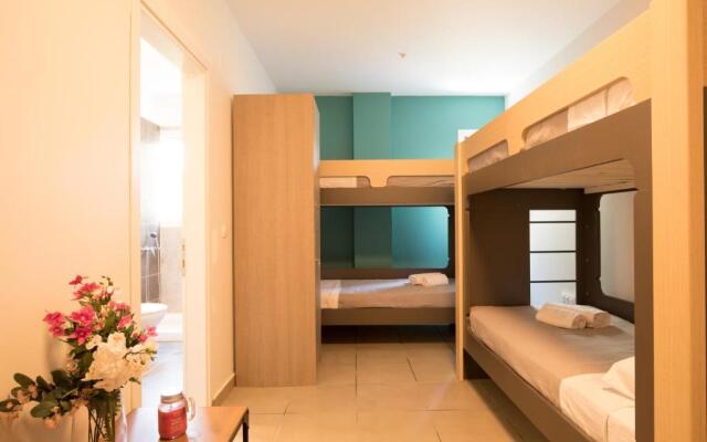 Local Hostel & Suites