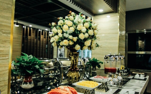 Top One Halong Hotel