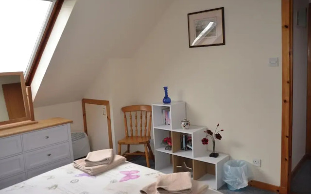 Cozy Aultbea Apartment With Sea View