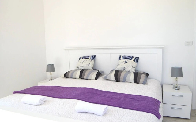 Seafront 2-bedroom Apartment The New View