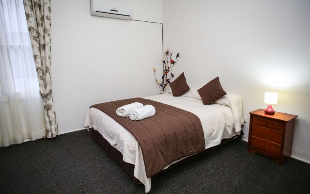 Hostal Plaza Londres 77