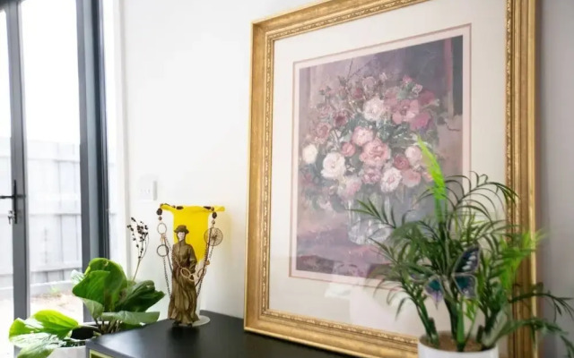Captivating Large 4br@narre Warren
