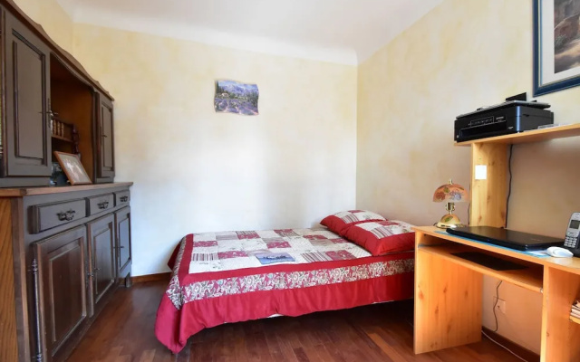 Stunning Villa Near Regusse With Private Swimming Pool