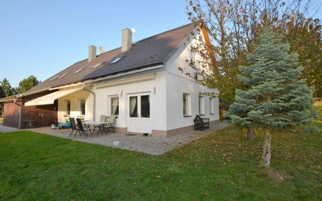 Spacious Villa With Swimming Pool