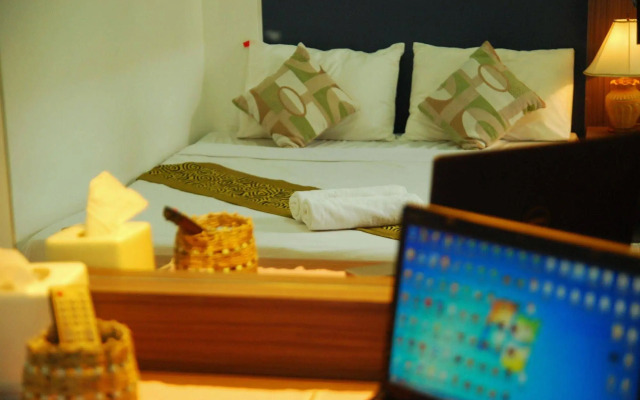Riski Residence Bangkok