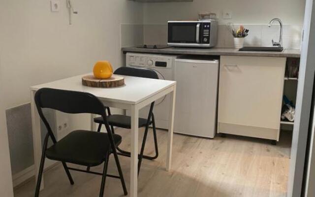 Joli studio calme et lumineux