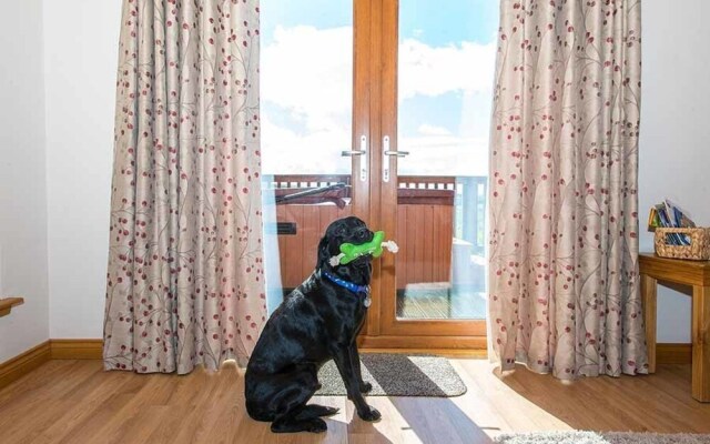 Barn Lodge With Hot Tub Near Cupar, Fife