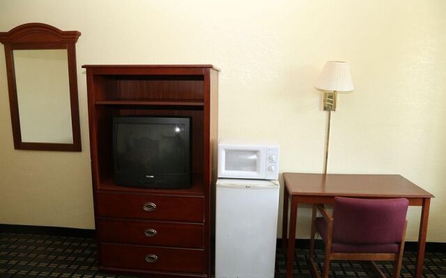 Rodeway Inn near Potomac Mills