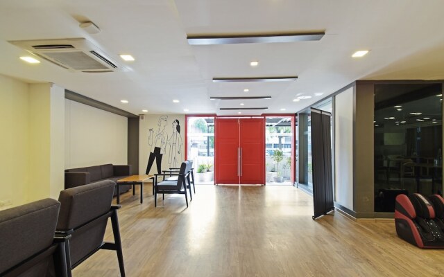 OYO Townhouse 030 Ashram Road Ahmedabad