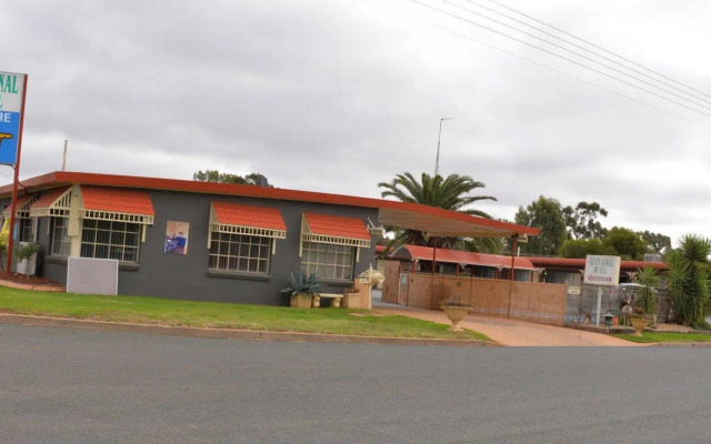 Ardeanal Motel West Wyalong