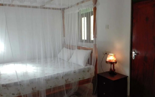 Yoho Green Garden Cabanas