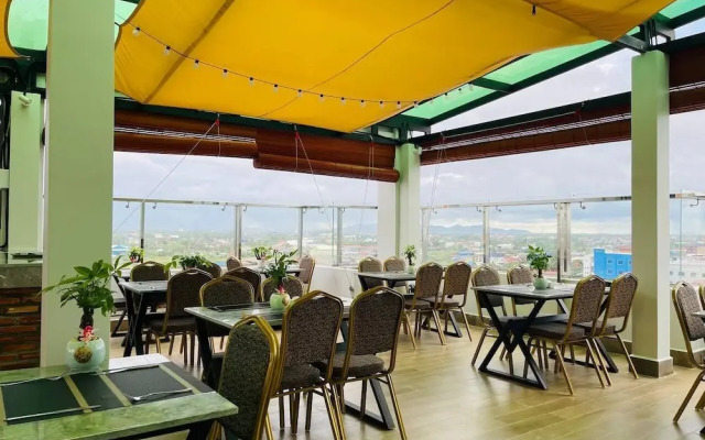 The Square Kampot Hotel