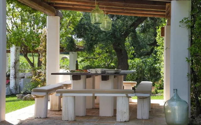 TD Dimora di Genna Trulletto with Lush Garden Pool