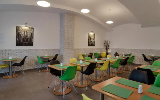 Hotel Adeba