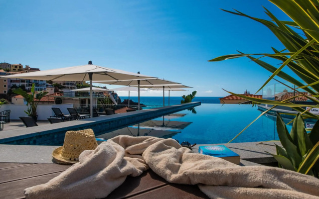 Pestana Fisherman Village