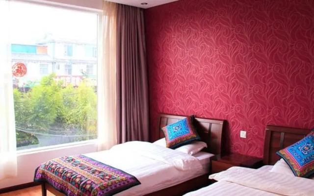 Dali Color Clouds Hall Inn