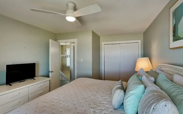 Beach Coma by Topsail Realty