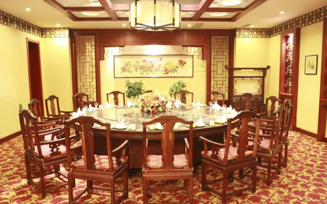 Jingzhou International Hotel - фото 5