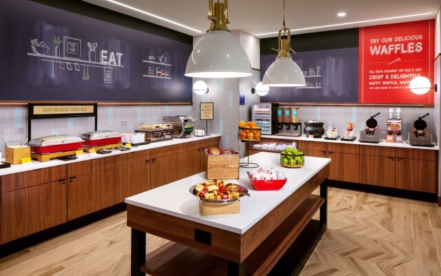 Hampton Inn Boston Seaport District