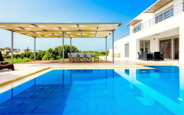Sparkling Villa in Acrotiri with Private Pool near Sea Beach