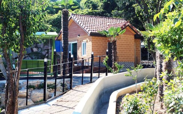 Pyramid Red Clay Pension