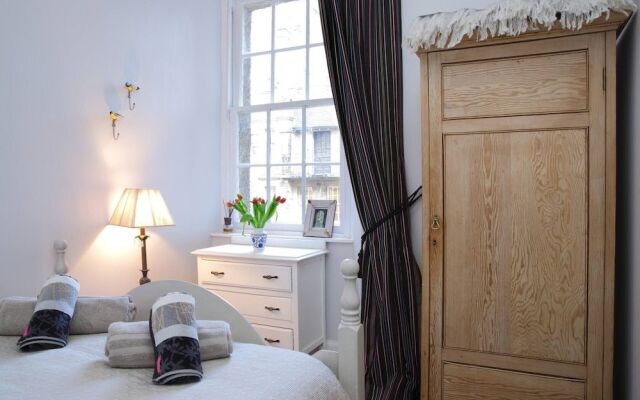 JOIVY Royal Mile Tower Apartment