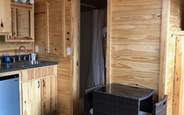 Queen's Inn By the River