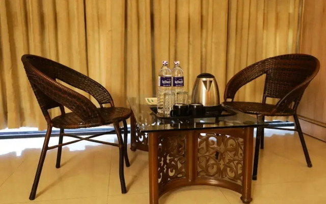 Seasons Service Apartments Hotel Pune
