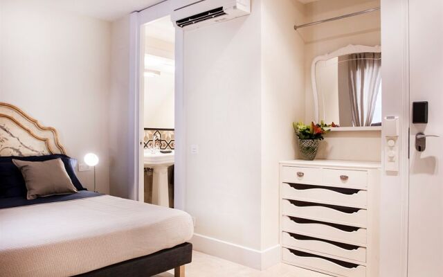 Pillow Town House with Terrace