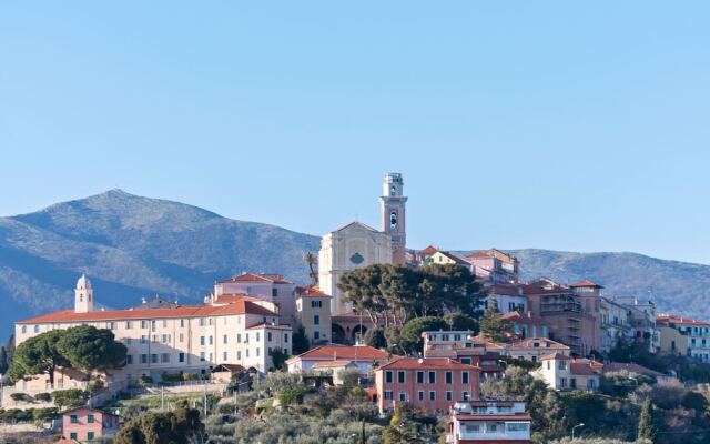Pleasant Apartment in Diano Castello With Terrace