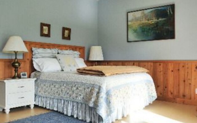 Lucky Mud Inn and Disc Golf Resort