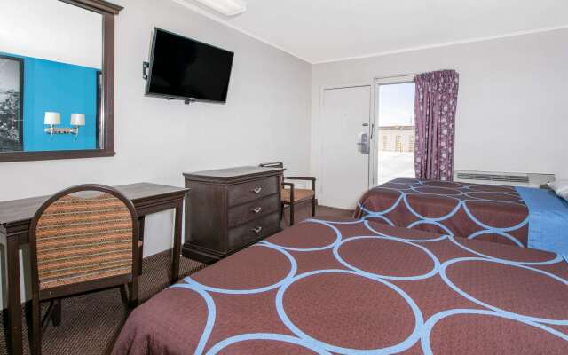 Super 8 by Wyndham Lubbock Civic Center North