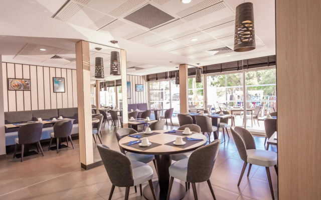 Opéralia Hôtel Les Pins