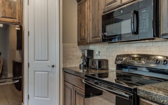 Razorback Ridge 4 Bedroom Apts by RedAwning