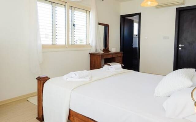 Rent Private Villa 015