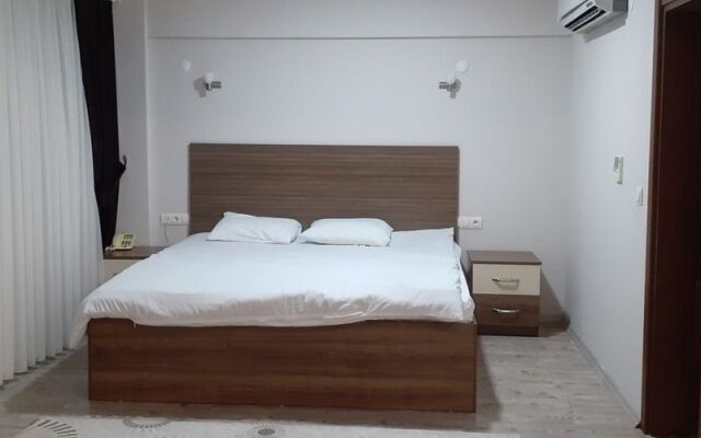 Sivaslı Yalım Garden Park Otel