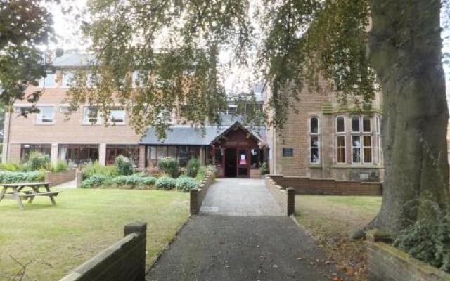 Hedley Lodge