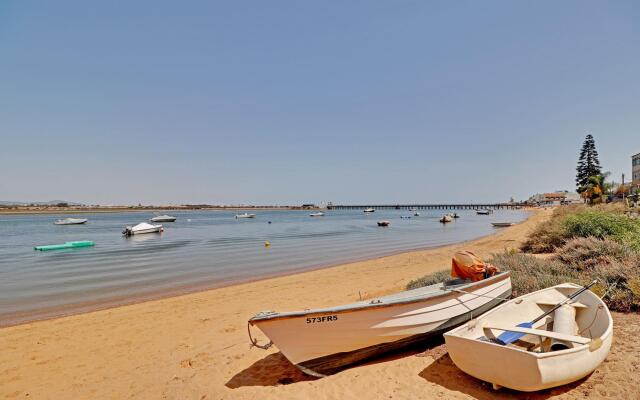 Faro Airport Flat 4 by Homing