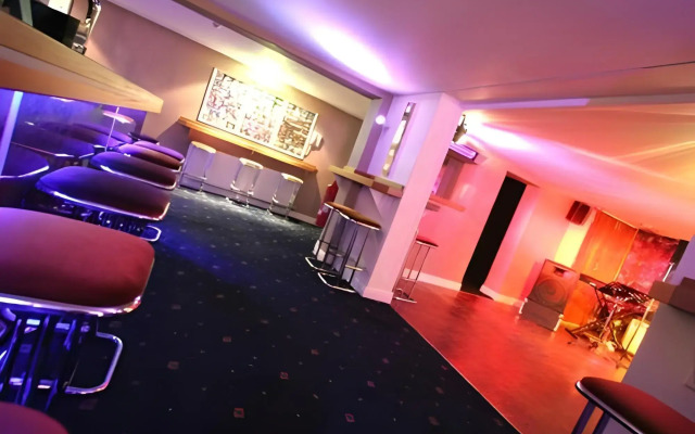 Dutchman Hotel