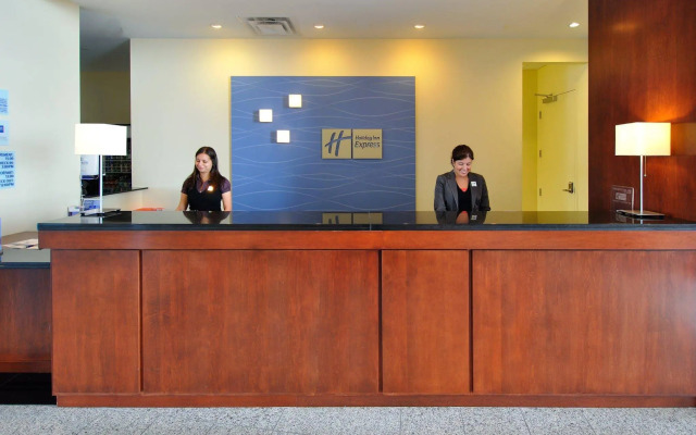 Holiday Inn & Suites Montreal Airport by IHG