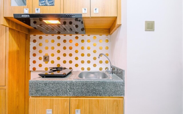 Cozy And Homey Studio Room Transpark Cibubur Apartment