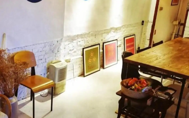 Yiyi Homestay