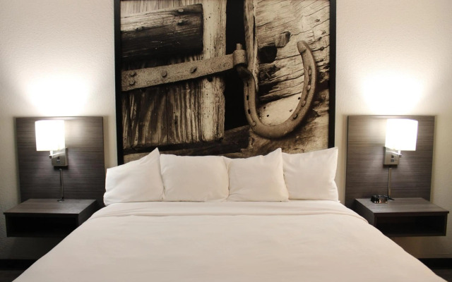 Super 8 By Wyndham Lamar